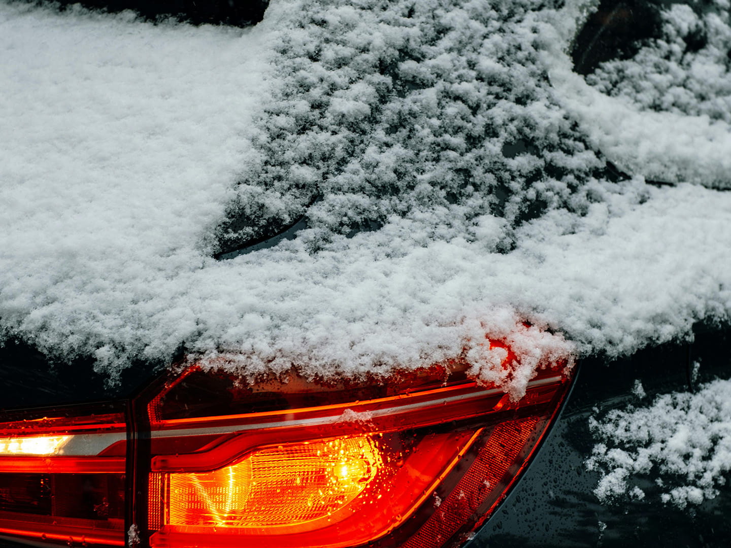 Догляд за авто в сильні морози: як зберегти кузов, техніку та салон взимку